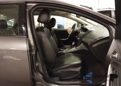 2014 Ford Focus Se z USA, uszkodzony, nr VIN 1FADP3F24EL169277